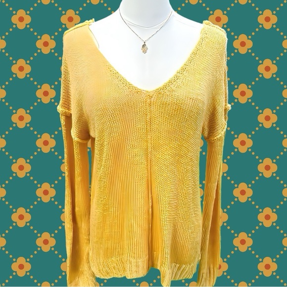 HIPPIE ROSE V NECK LIGHTWEIGHT GOLD SWEATER - L - NWT ! 💛🌻 - Picture 1 of 10
